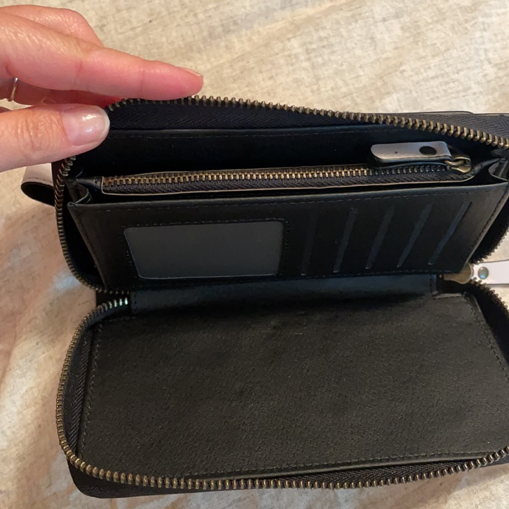 Wristlet - Picture 3 of 4